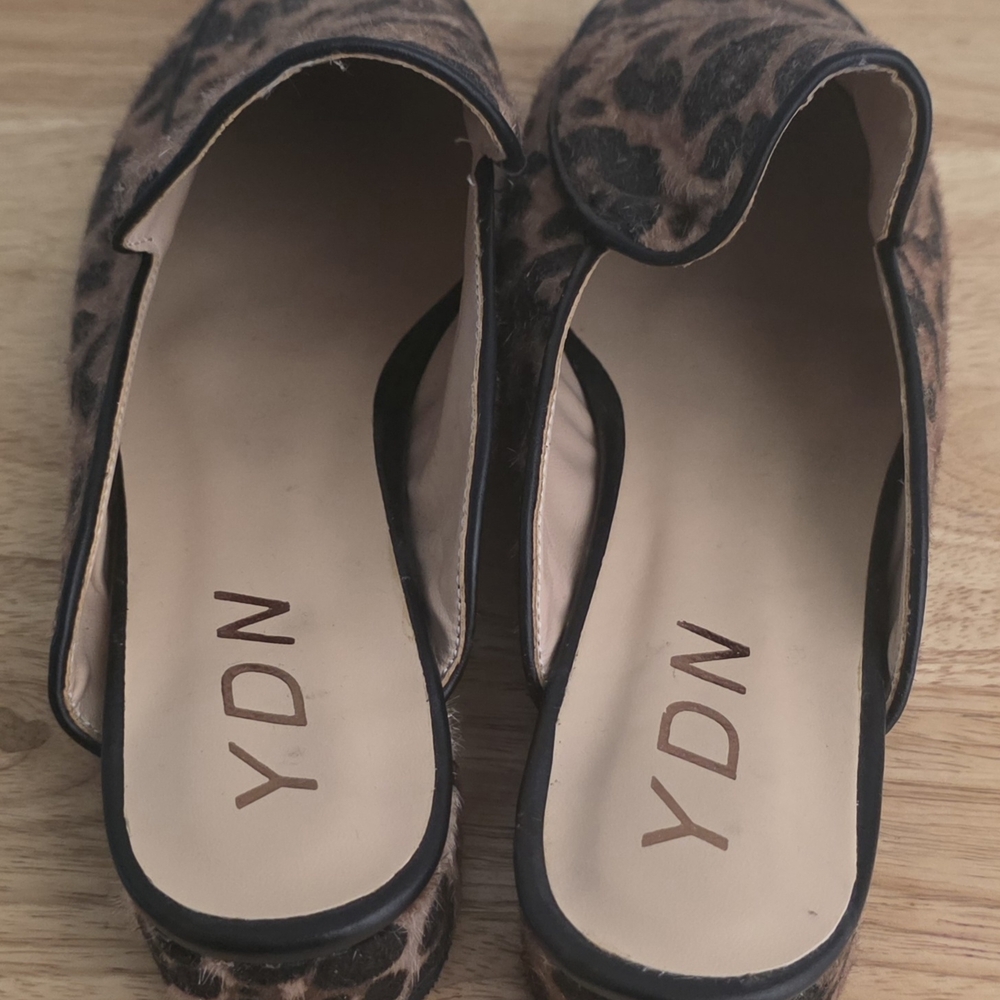 YDN Leopard Print Women's Flats - Picture 3 of 4